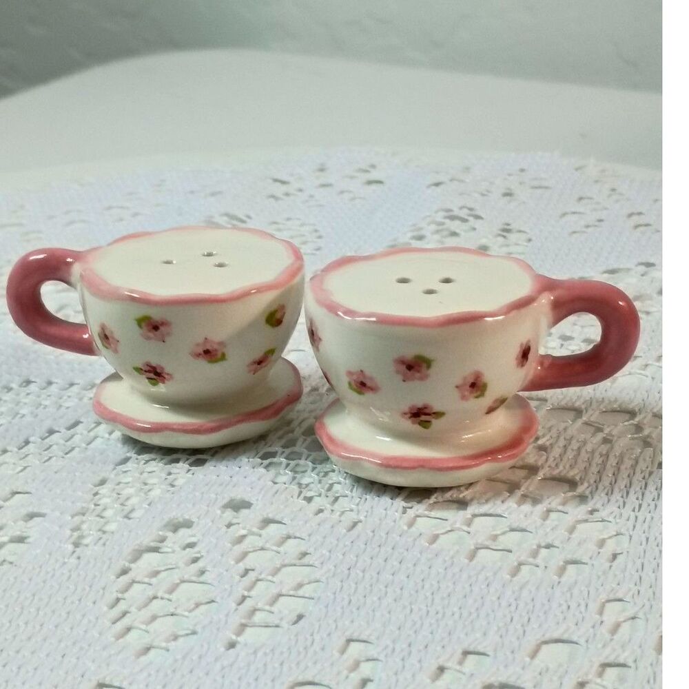 Mini Teacup Salt and Pepper shakers~Brand New~Cracker Barrel~